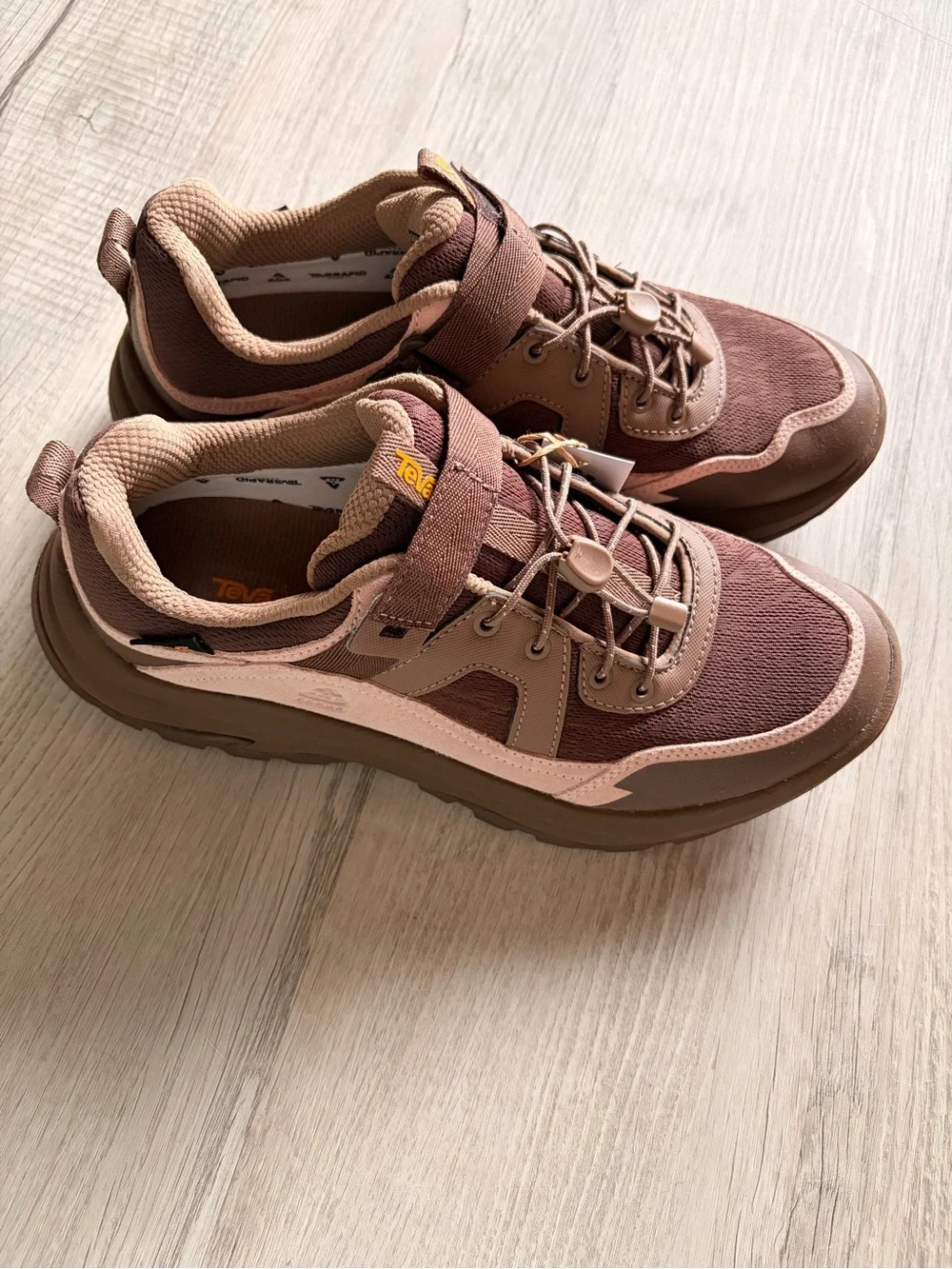 New Teva Women's Hurricane Daybreaker Hiking Shoe